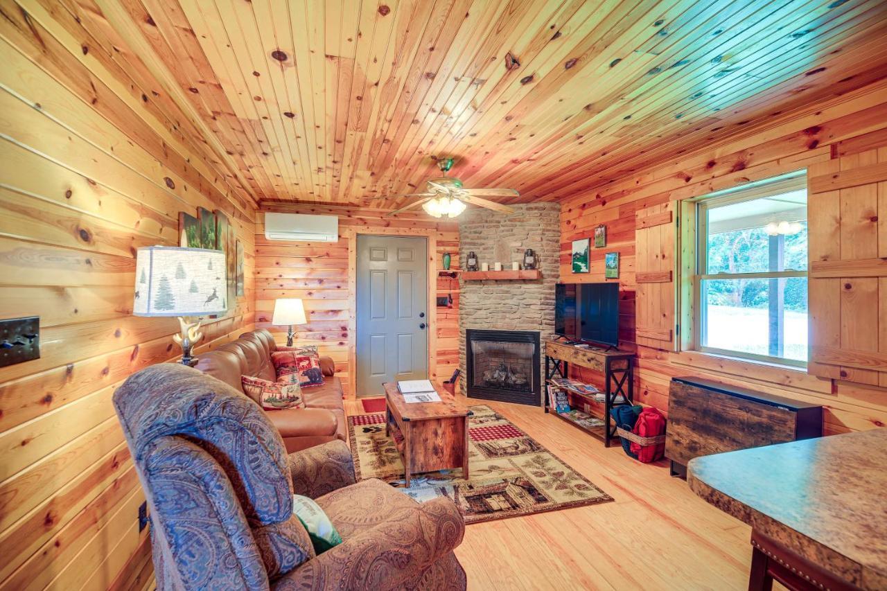 Blue Ridge Mountain Cabin With Views And Hot Tub Sparta 외부 사진