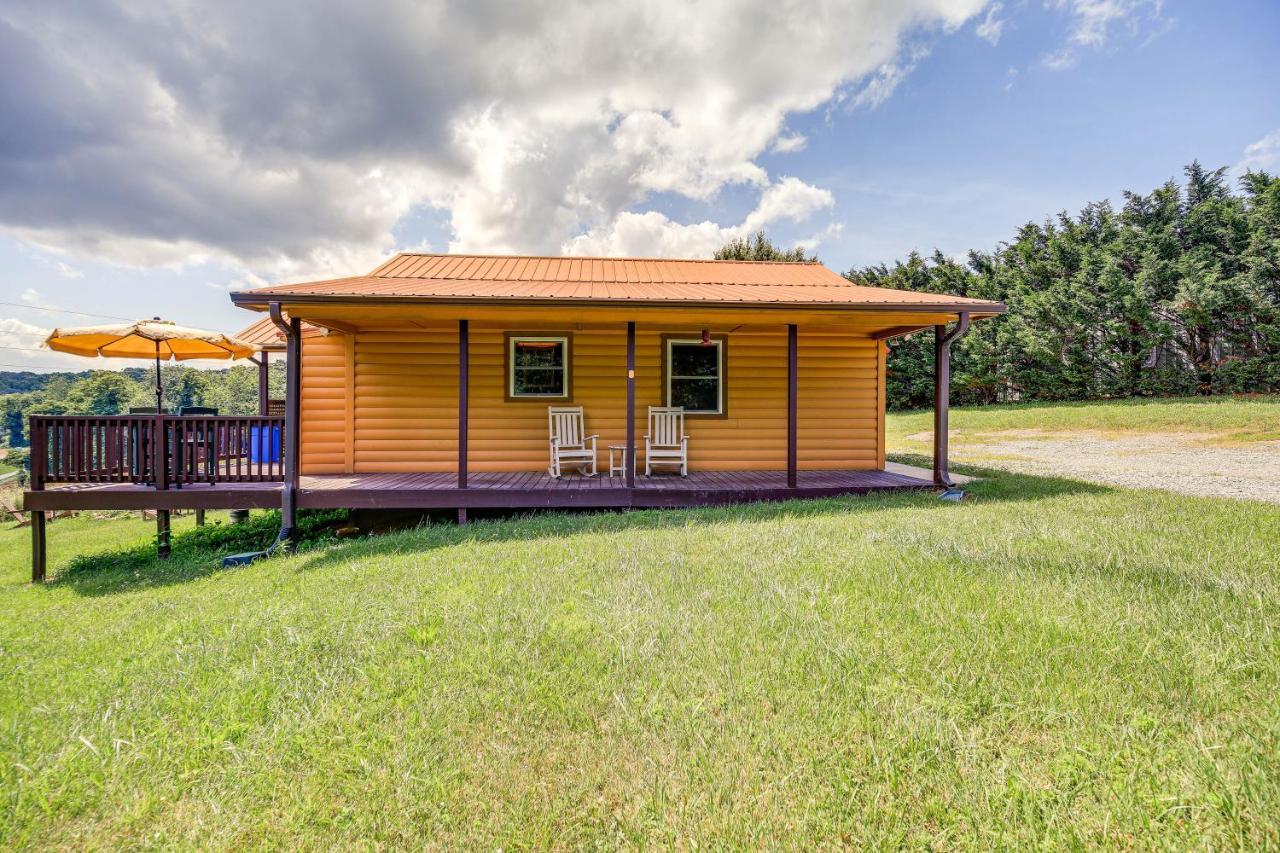 Blue Ridge Mountain Cabin With Views And Hot Tub Sparta 외부 사진
