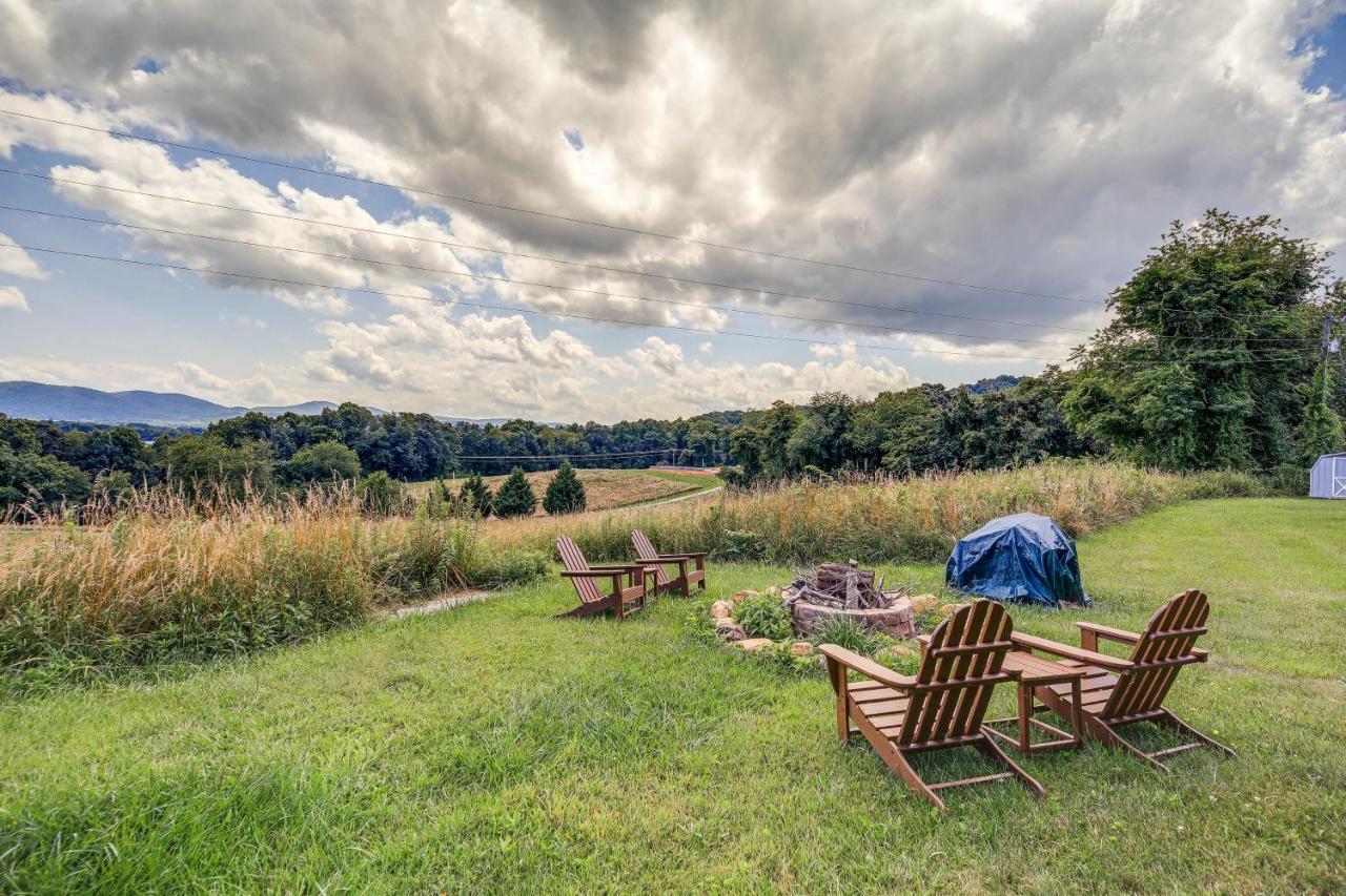 Blue Ridge Mountain Cabin With Views And Hot Tub Sparta 외부 사진