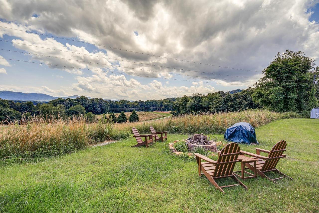 Sparta Blue Ridge Mountain Cabin With Views And Hot Tub 빌라 외부 사진