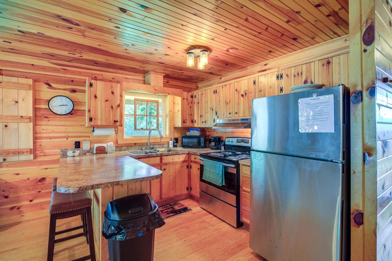 Blue Ridge Mountain Cabin With Views And Hot Tub Sparta 외부 사진