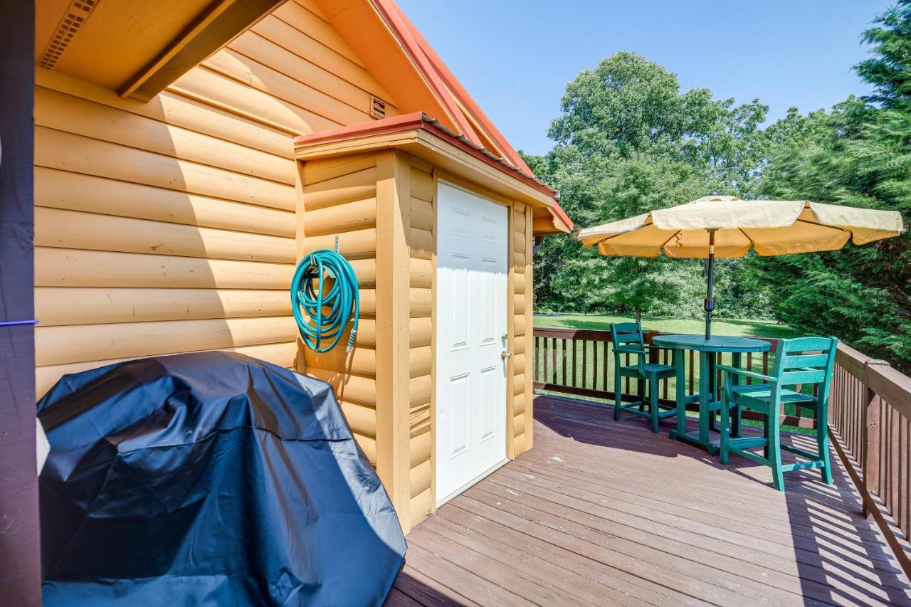 Blue Ridge Mountain Cabin With Views And Hot Tub Sparta 외부 사진