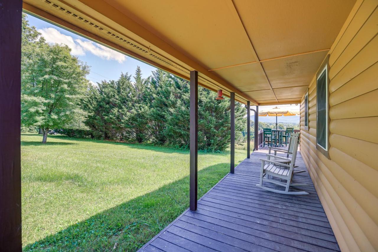 Blue Ridge Mountain Cabin With Views And Hot Tub Sparta 외부 사진
